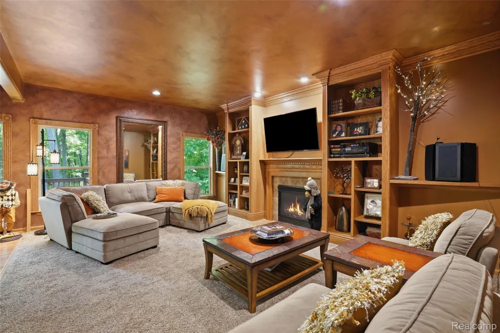 2790 Pine Bluffs Ct. Highland Charter Township, MI 48357