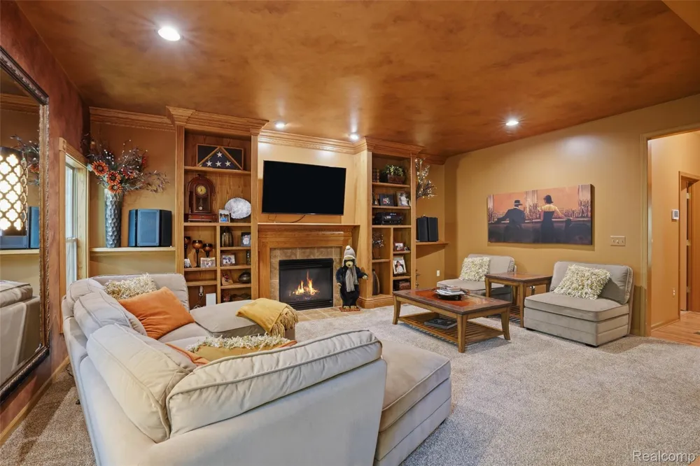 2790 Pine Bluffs Ct. Highland Charter Township, MI 48357
