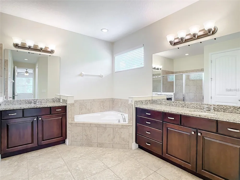 421 MEADOWRIDGE COVE Longwood, FL 32750