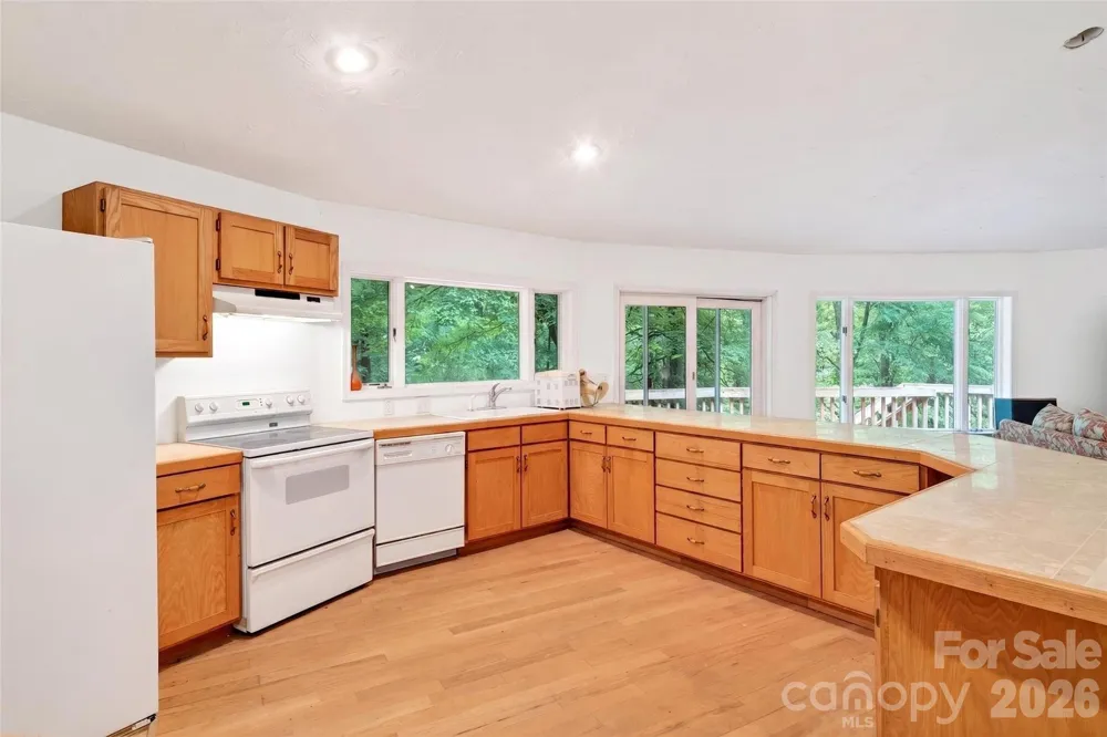 1614 Gateway Parkway #12 Old Fort, NC 28762