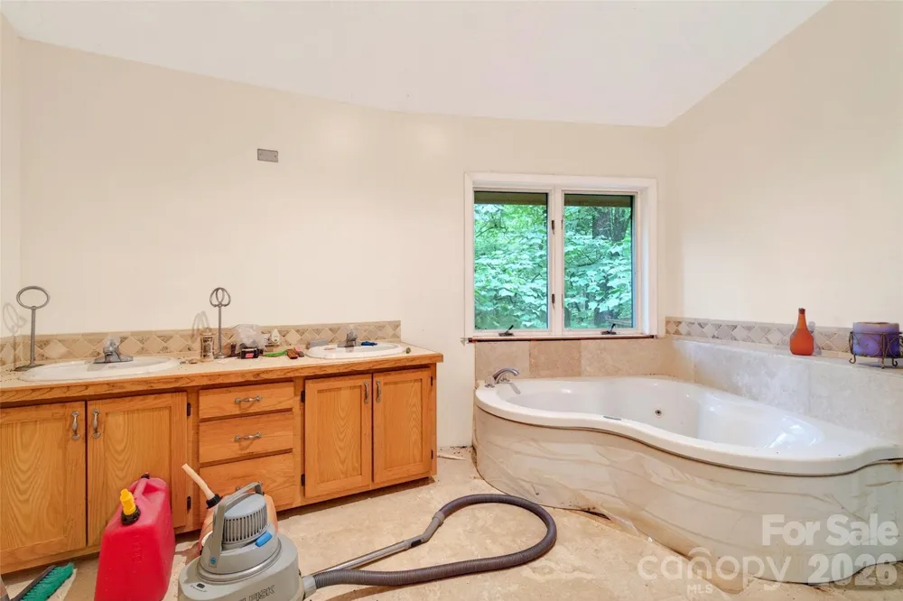 1614 Gateway Parkway #12 Old Fort, NC 28762