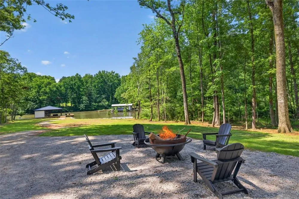 554 S Steel Bridge Road Eatonton, GA 31024