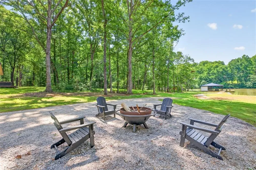 554 S Steel Bridge Road Eatonton, GA 31024