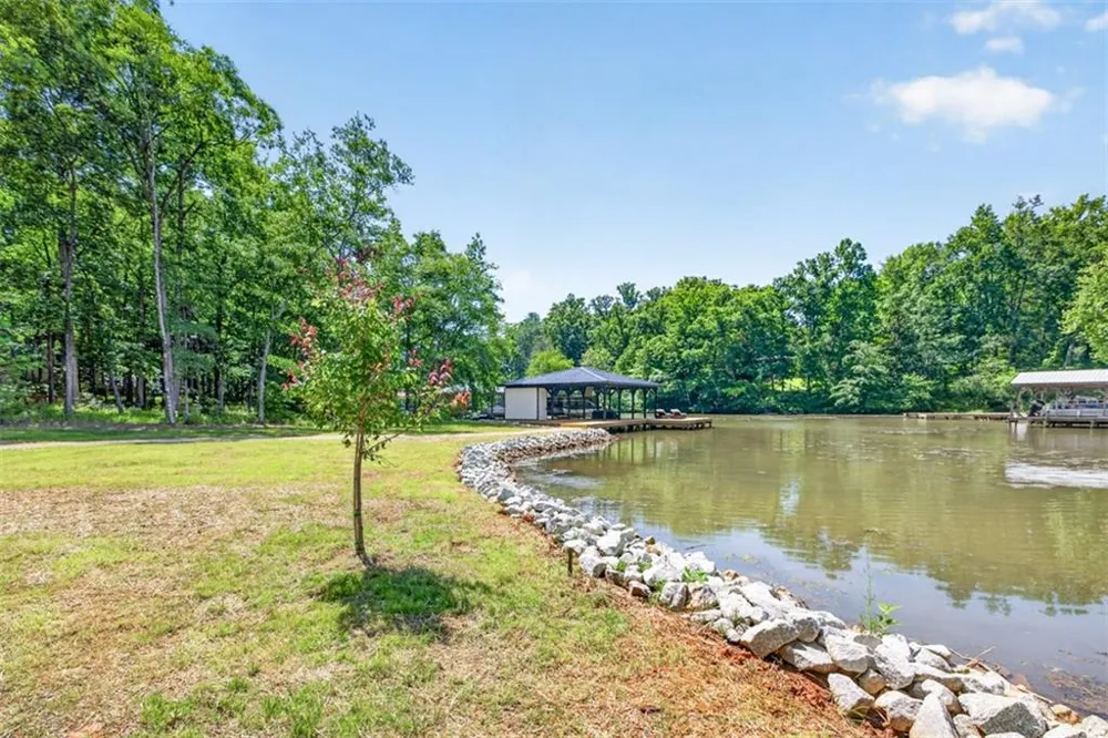554 S Steel Bridge Road Eatonton, GA 31024