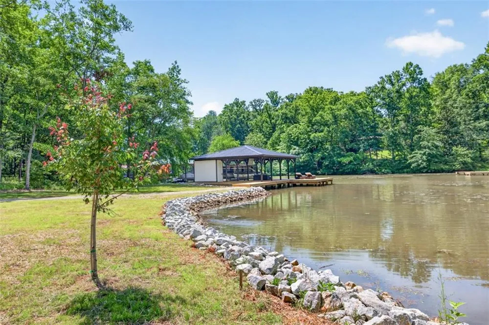 554 S Steel Bridge Road Eatonton, GA 31024