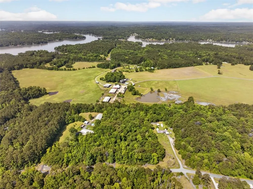 554 S Steel Bridge Road Eatonton, GA 31024