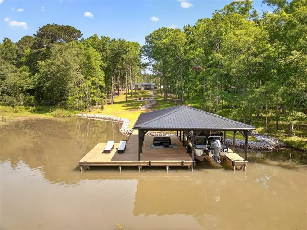 554 S Steel Bridge Road Eatonton, GA 31024
