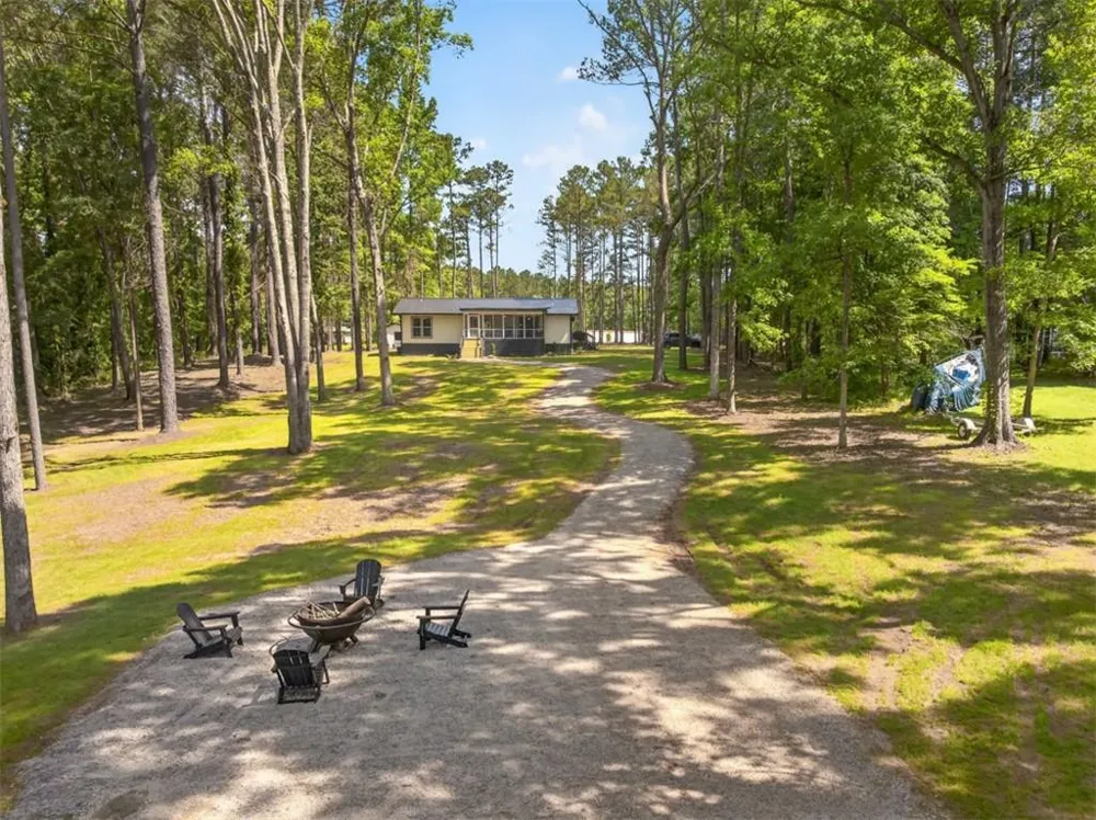 554 S Steel Bridge Road Eatonton, GA 31024