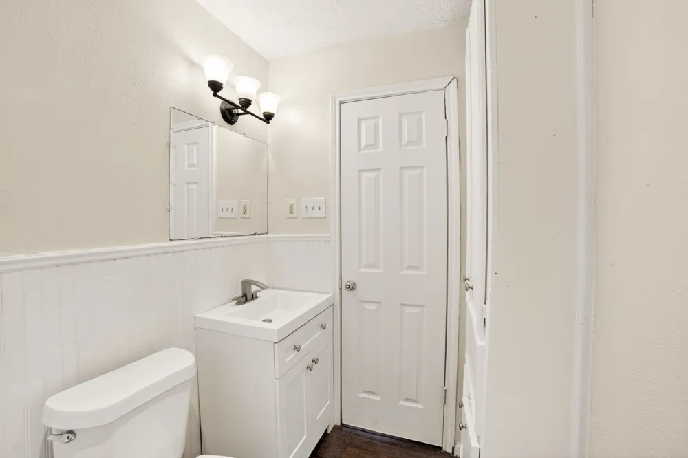 15131 Oakwood Lane Balch Springs, TX 75180