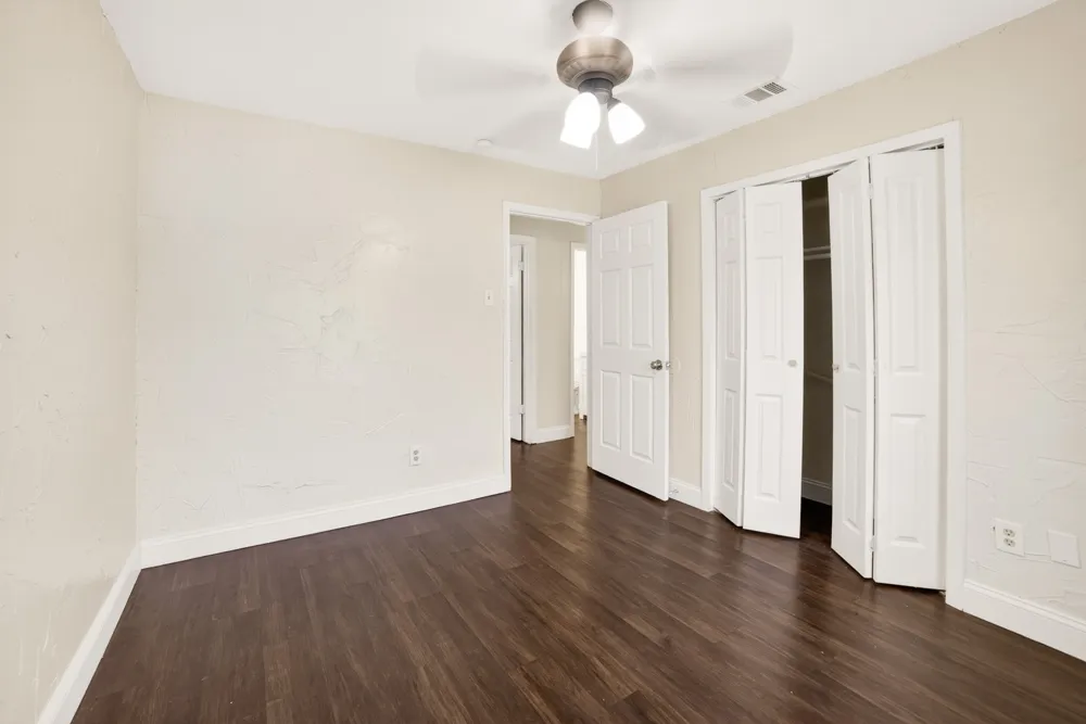 15131 Oakwood Lane Balch Springs, TX 75180
