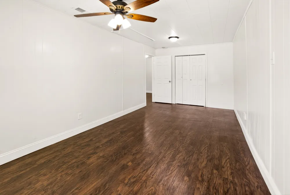 15131 Oakwood Lane Balch Springs, TX 75180