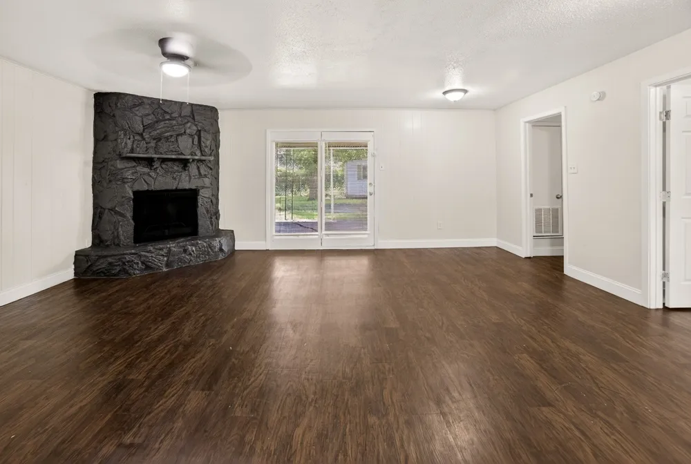 15131 Oakwood Lane Balch Springs, TX 75180