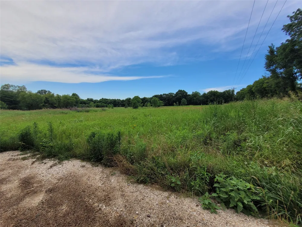 422 COUNTY ROAD 1345 Clarksville, TX 75426