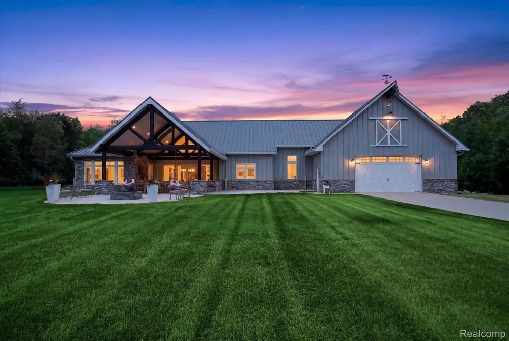 10500 W Grand River Road Handy Township, MI 48836