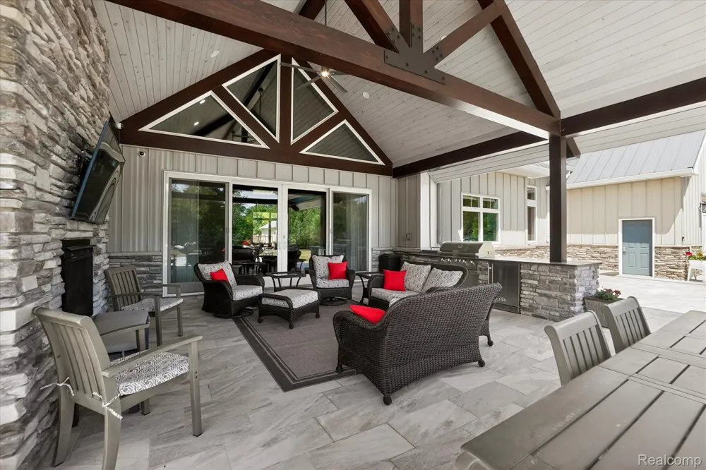 10500 W Grand River Road Handy Township, MI 48836
