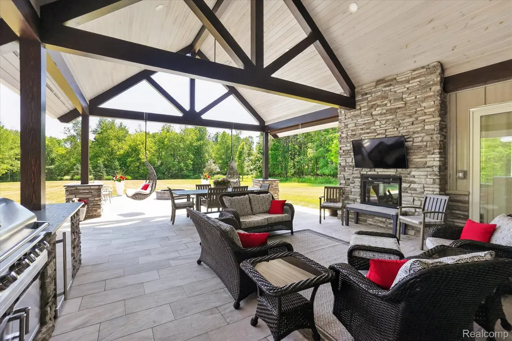 10500 W Grand River Road Handy Township, MI 48836