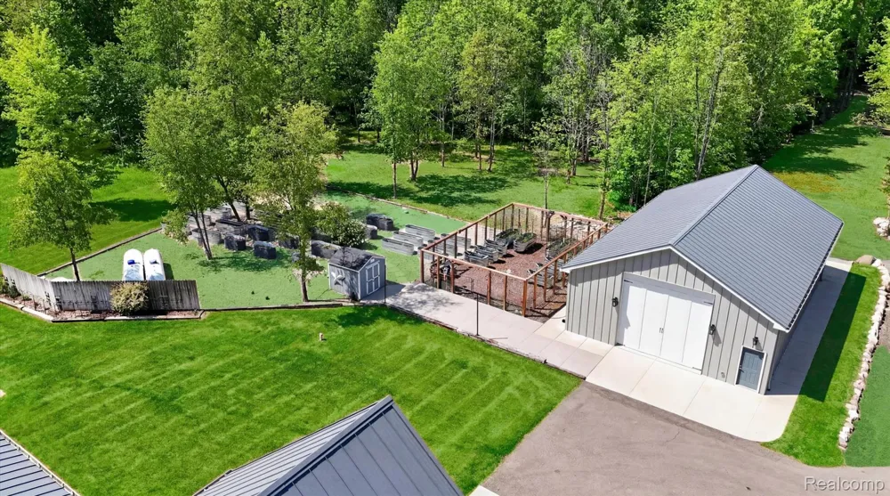 10500 W Grand River Road Handy Township, MI 48836