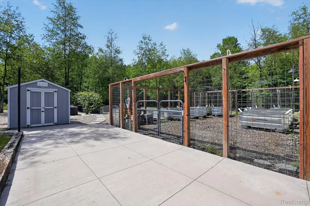 10500 W Grand River Road Handy Township, MI 48836