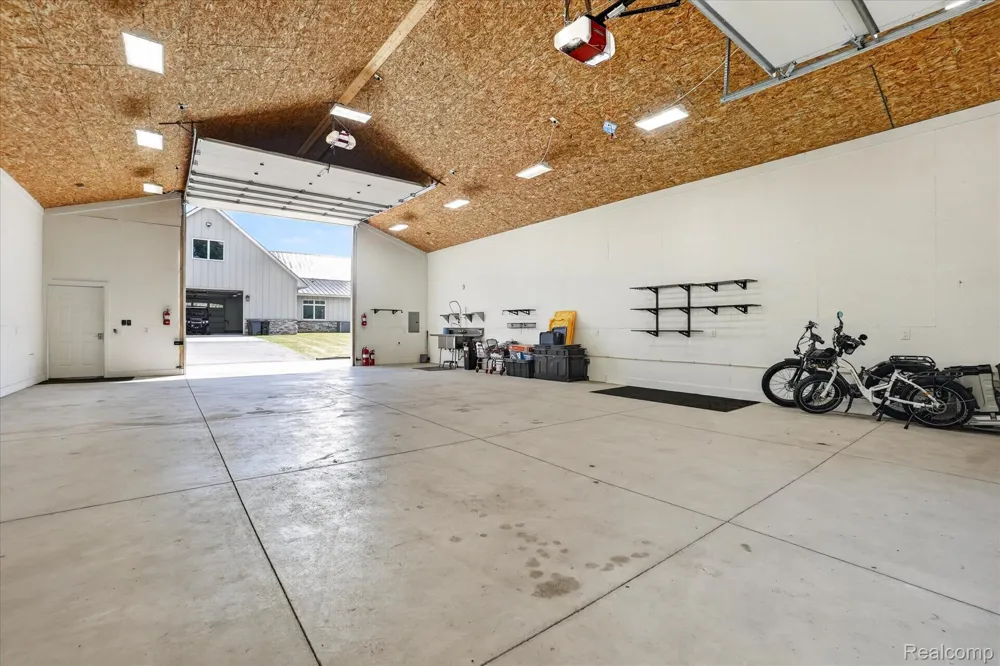 10500 W Grand River Road Handy Township, MI 48836
