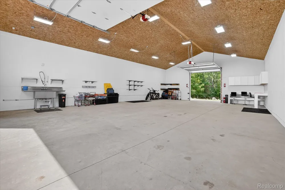 10500 W Grand River Road Handy Township, MI 48836
