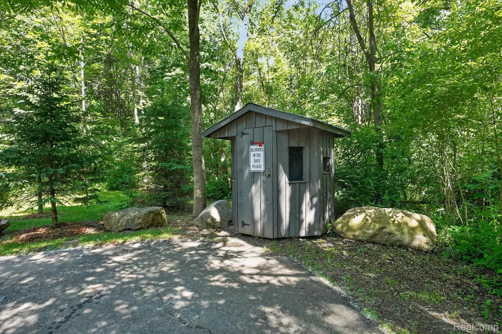 10500 W Grand River Road Handy Township, MI 48836