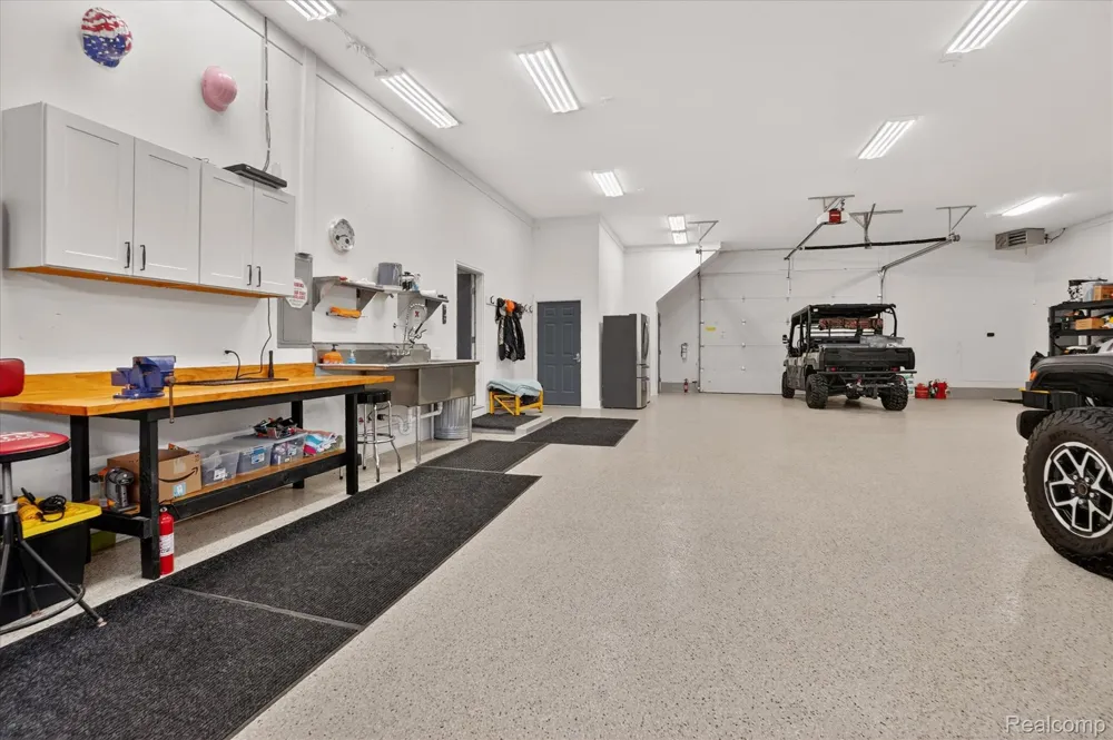 10500 W Grand River Road Handy Township, MI 48836