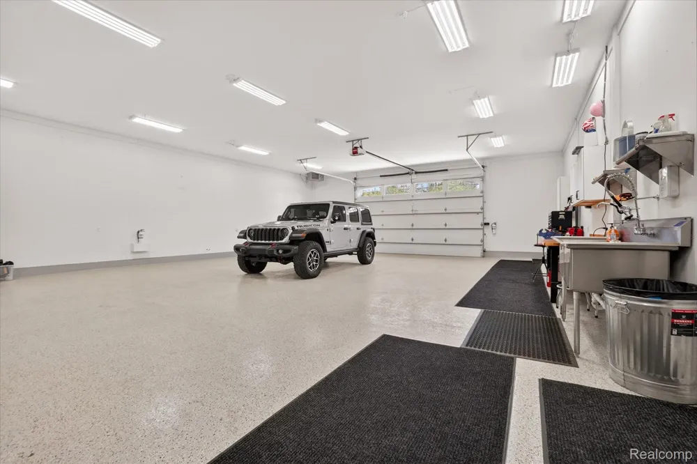 10500 W Grand River Road Handy Township, MI 48836