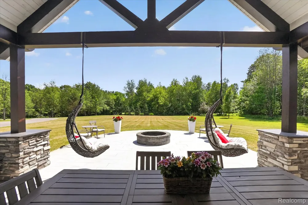 10500 W Grand River Road Handy Township, MI 48836