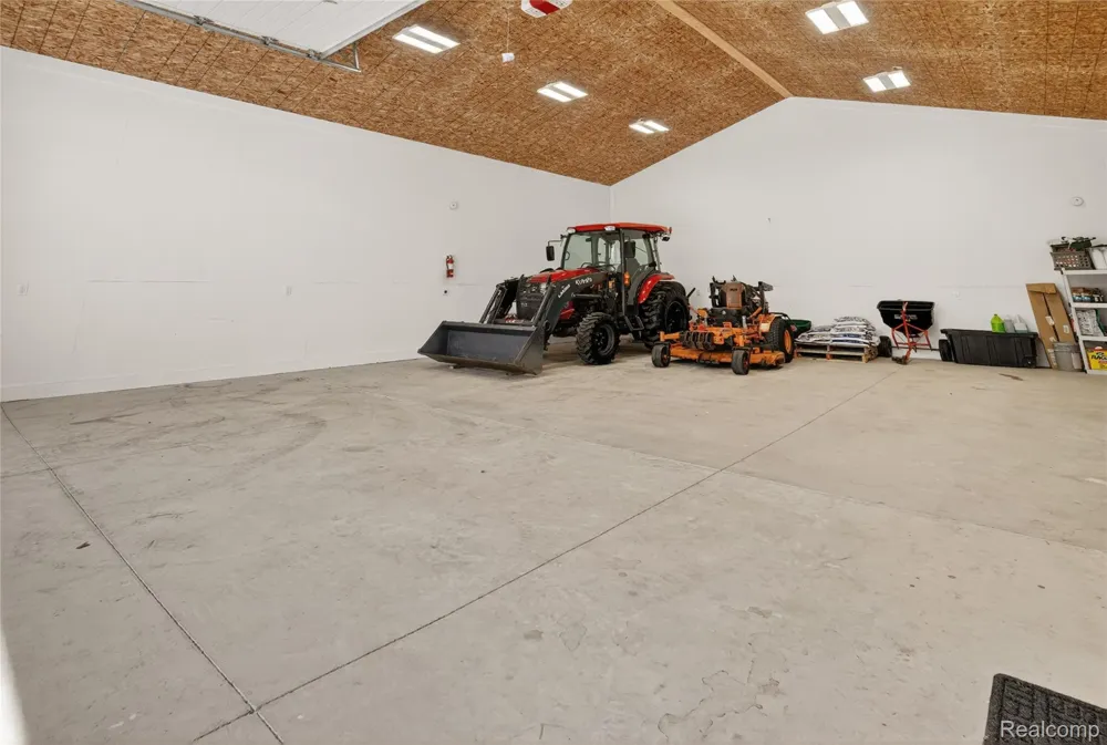 10500 W Grand River Road Handy Township, MI 48836