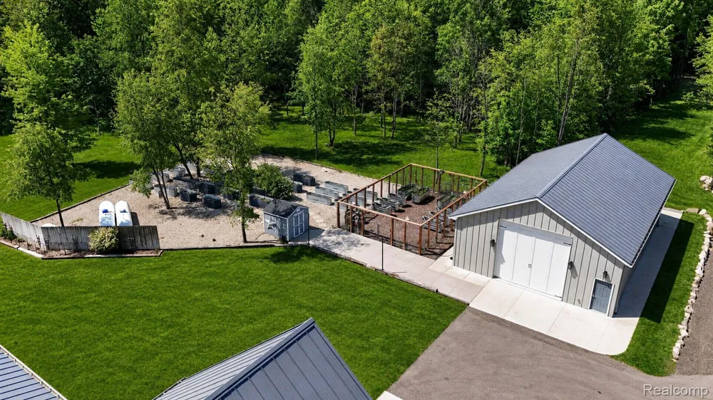 10500 W Grand River Road Handy Township, MI 48836