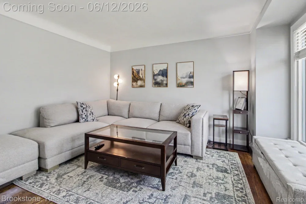 4142 Royal Avenue Berkley City, MI 48072