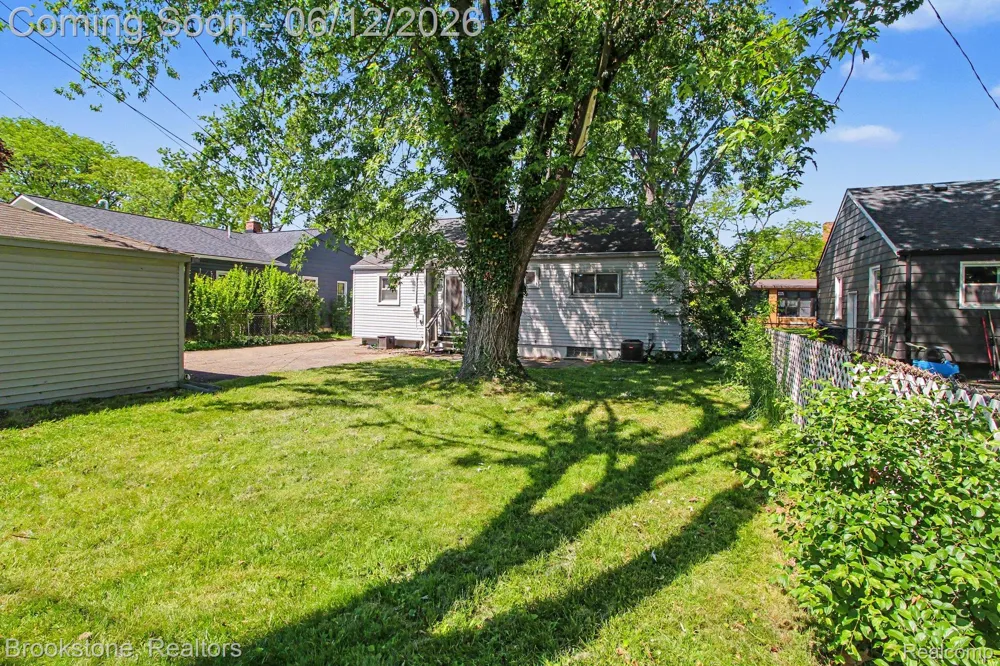 4142 Royal Avenue Berkley City, MI 48072