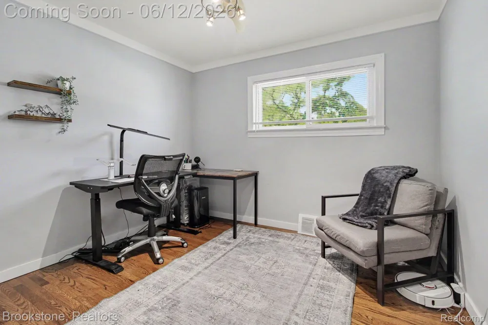 4142 Royal Avenue Berkley City, MI 48072