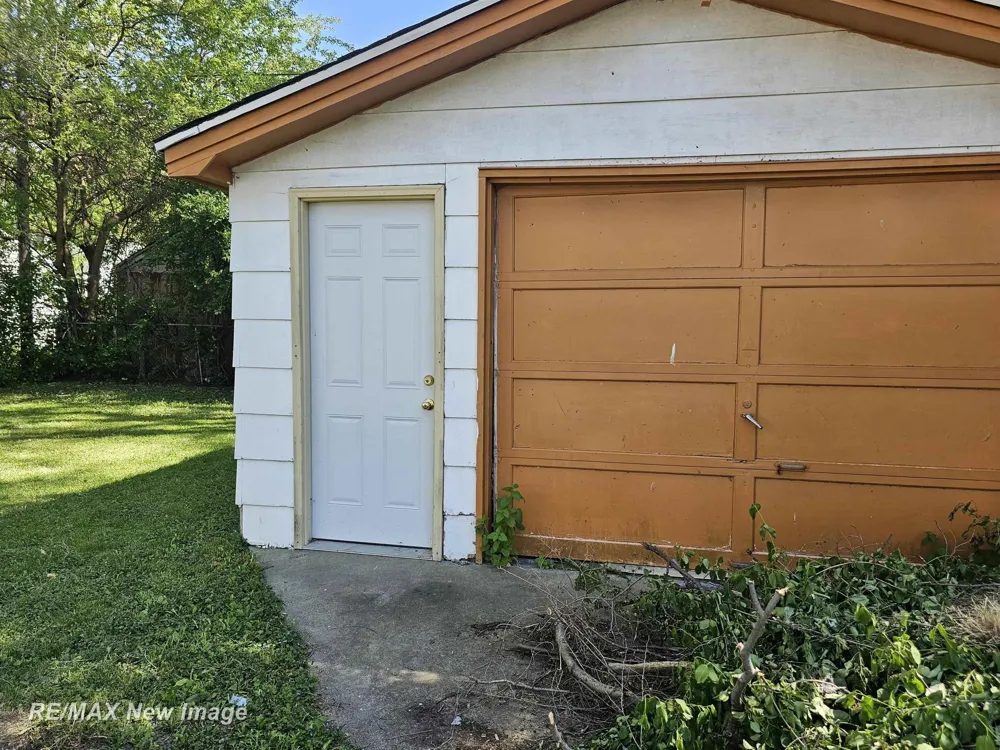 2126 Hammel Street Saginaw City, MI 48601