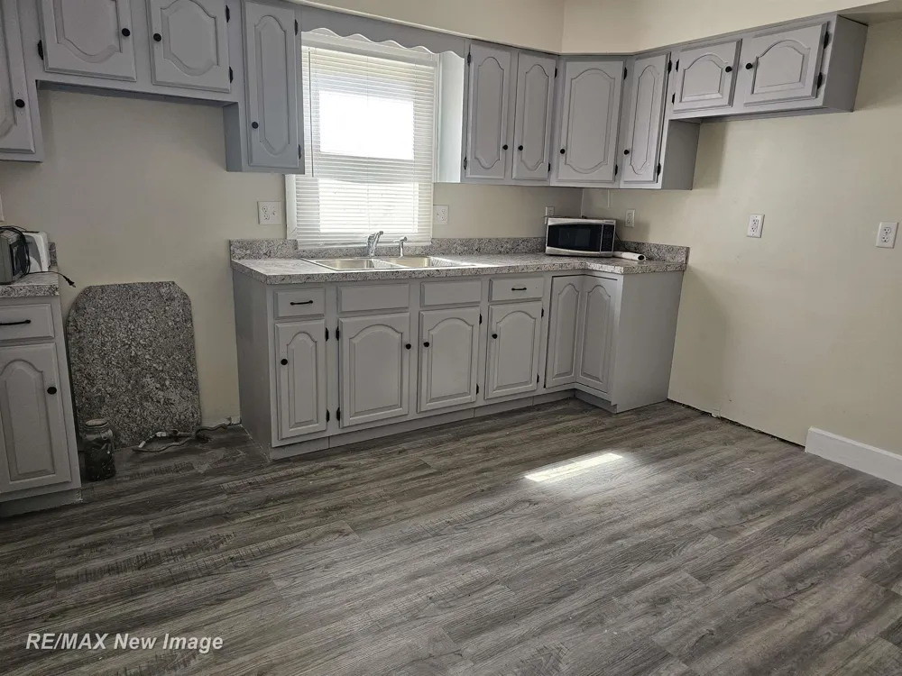 2126 Hammel Street Saginaw City, MI 48601