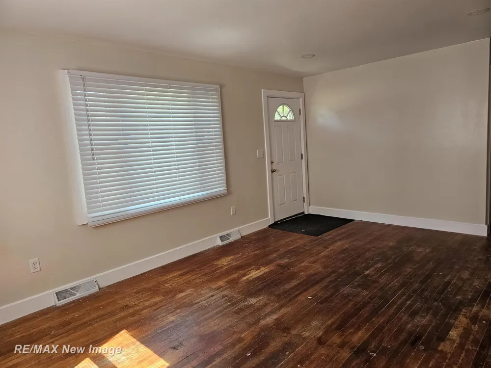 2126 Hammel Street Saginaw City, MI 48601
