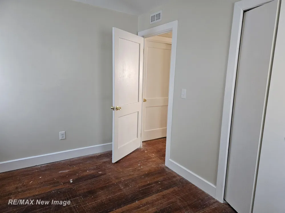 2126 Hammel Street Saginaw City, MI 48601