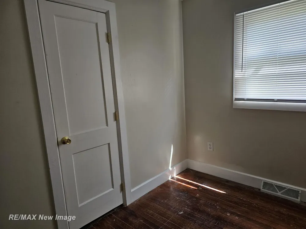 2126 Hammel Street Saginaw City, MI 48601