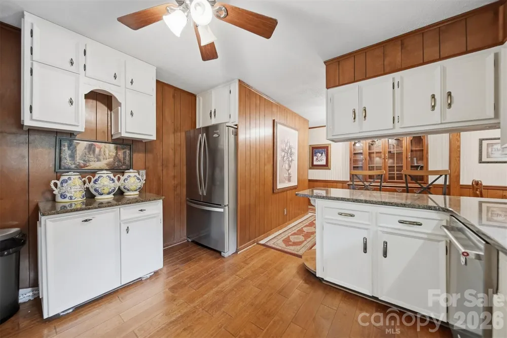 9121 NC 181 Highway Newland, NC 28657