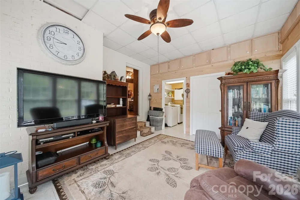9121 NC 181 Highway Newland, NC 28657