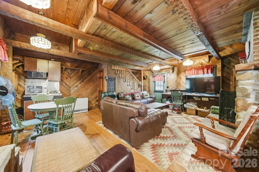 9121 NC 181 Highway Newland, NC 28657