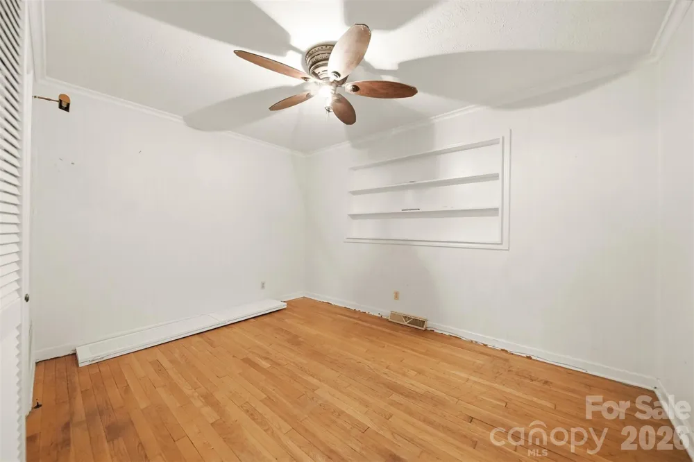 9121 NC 181 Highway Newland, NC 28657