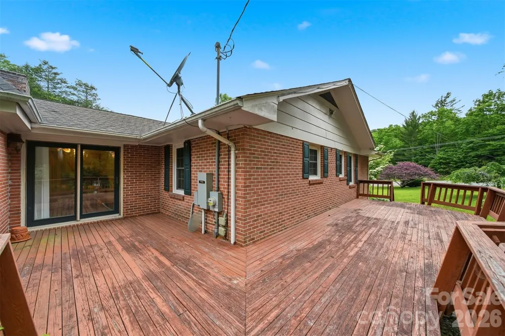 9121 NC 181 Highway Newland, NC 28657