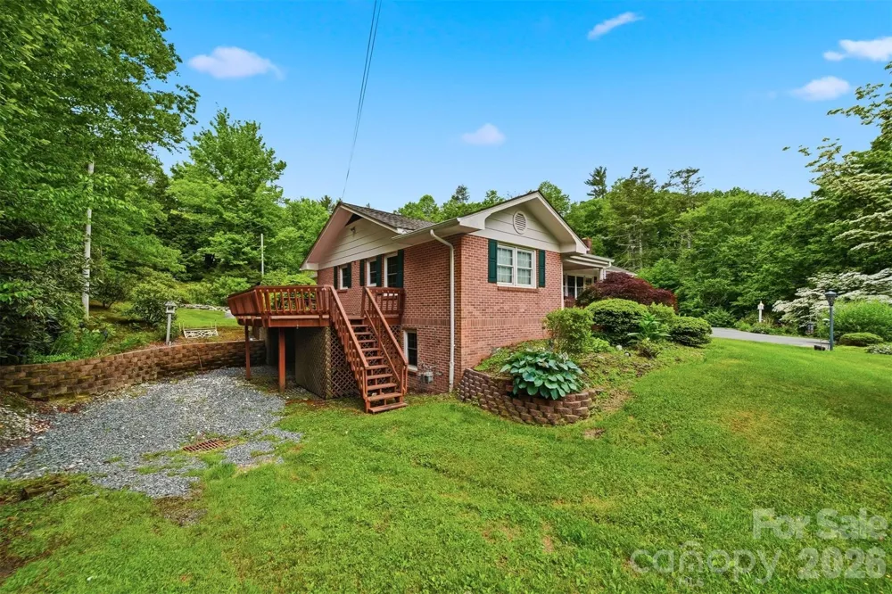 9121 NC 181 Highway Newland, NC 28657