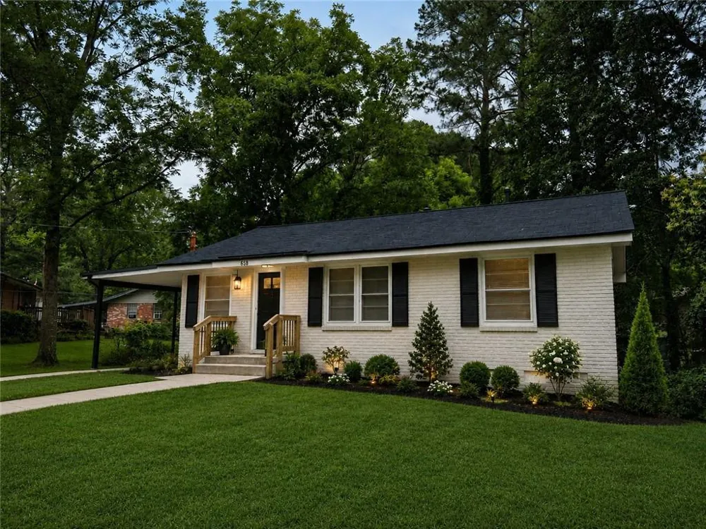 633 Currie Drive Forest Park, GA 30297