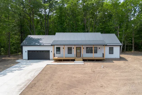 5527 E Samantha Lane