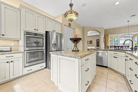 11931 SW Aventino Dr