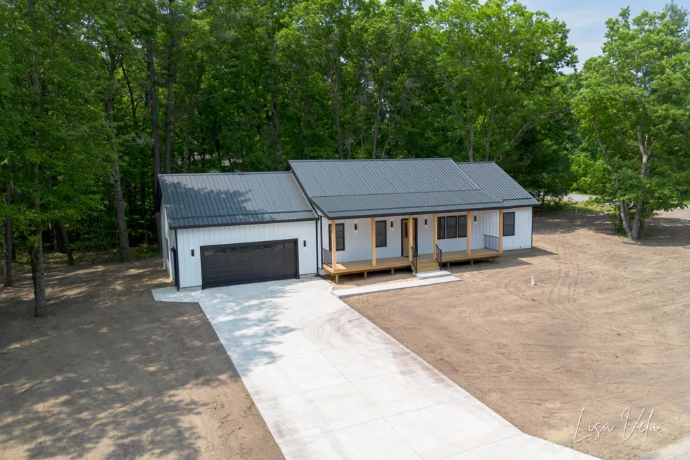 5527 E Samantha Lane Dalton Township, MI 49457