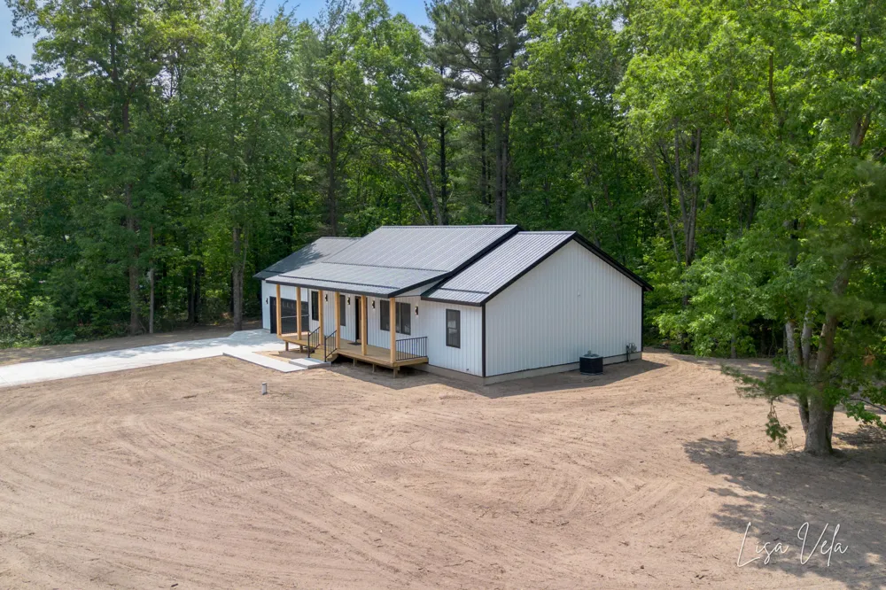 5527 E Samantha Lane Dalton Township, MI 49457