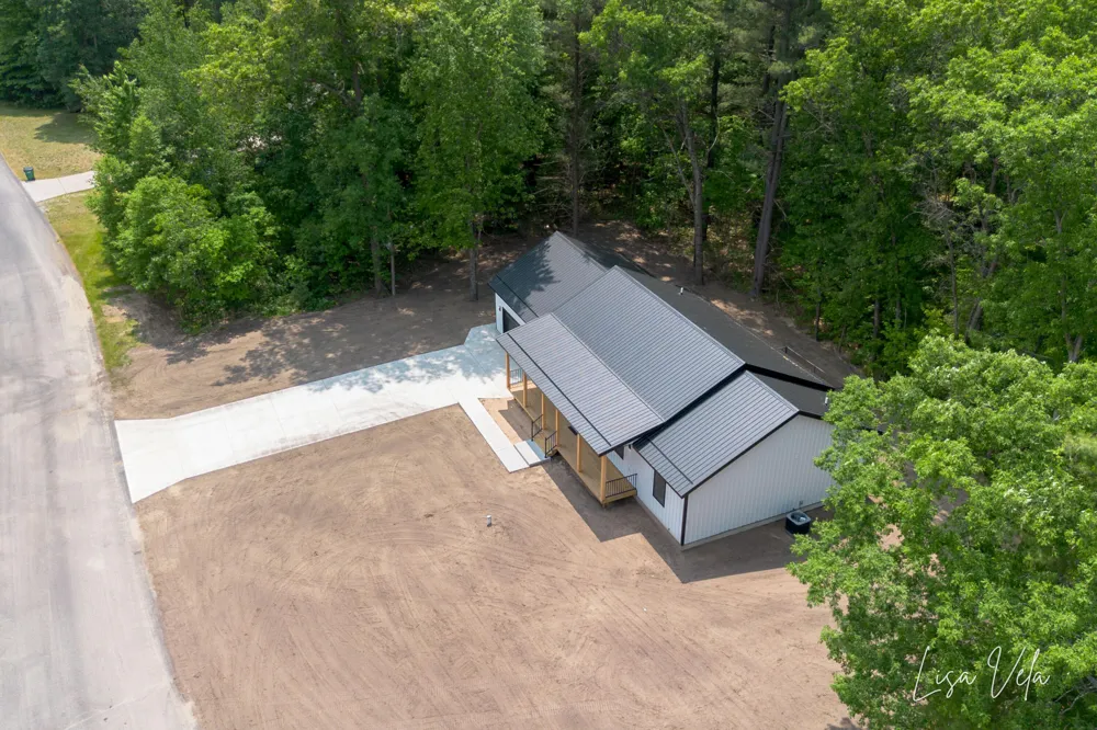 5527 E Samantha Lane Dalton Township, MI 49457